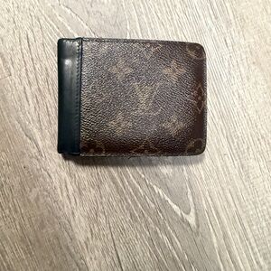 ✨ Louis Vuitton Monogram Bifold Wallet – Pre-Owned ✨
